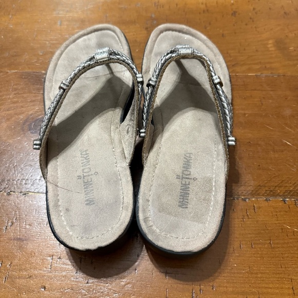 Minnetonka Pewter Women’s Leather Sandal Size 7 - Picture 2 of 11